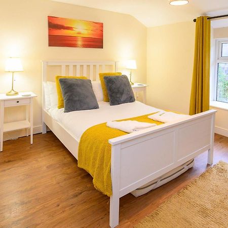Llareggub Amazing House In Afan Forest With Breath-Taking Views By Staystaycations Port Talbot Kültér fotó