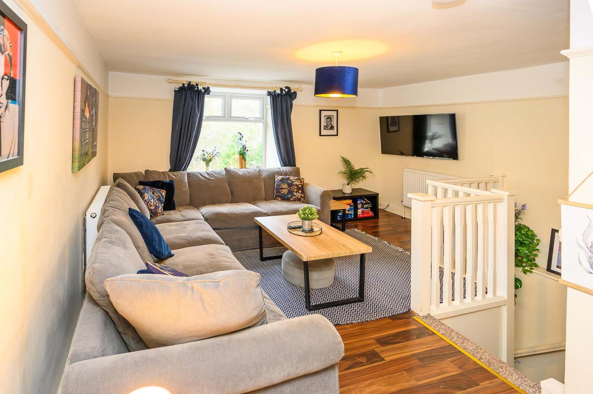 Llareggub Amazing House In Afan Forest With Breath-Taking Views By Staystaycations Port Talbot Kültér fotó
